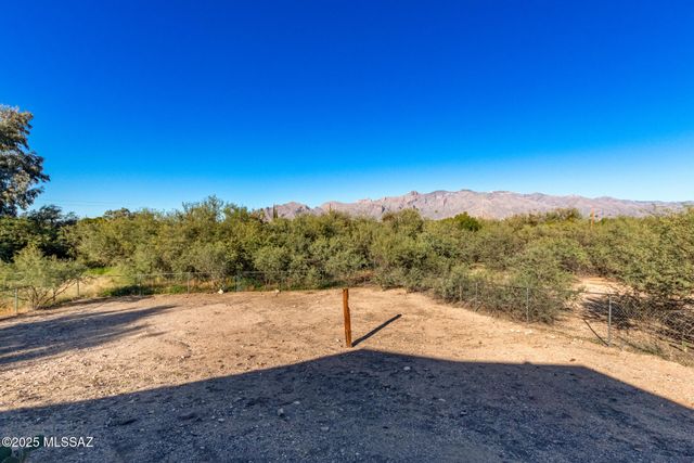 1717 E Allen Road, Tucson, AZ 85719