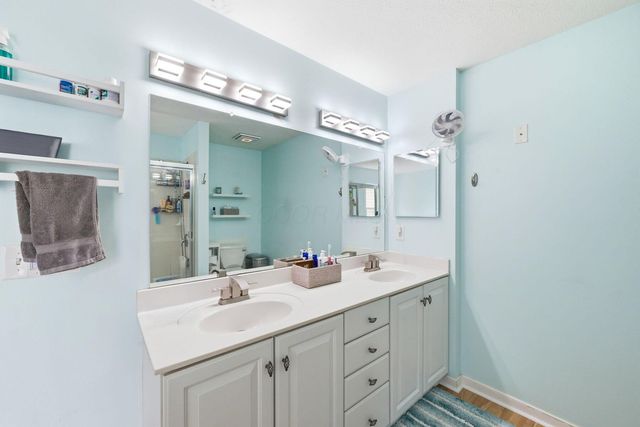 714 Streamwater Drive, Blacklick, OH 43004
