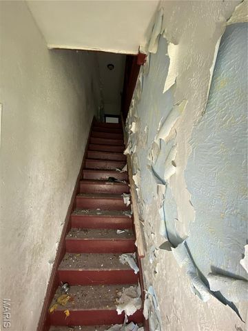 4749 Newberry Terrace, St Louis, MO 63113