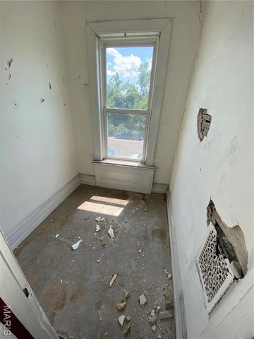 4749 Newberry Terrace, St Louis, MO 63113