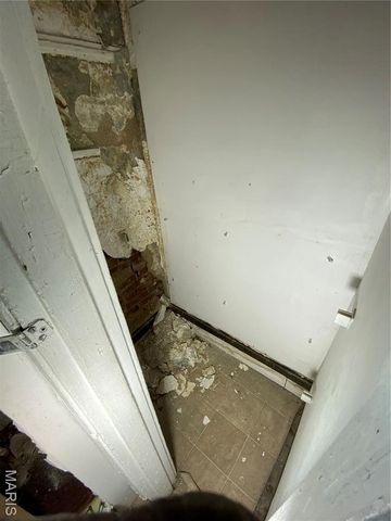 4749 Newberry Terrace, St Louis, MO 63113