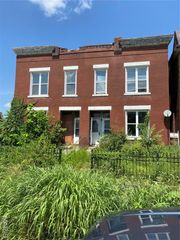 4749 Newberry Terrace, St Louis, MO 63113