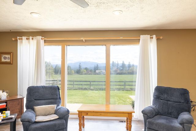 25110 N Aspen Grove Ln, Colbert, WA 99005