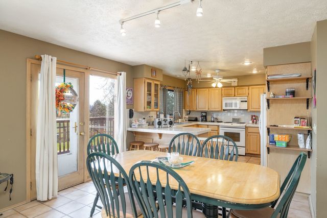 25110 N Aspen Grove Ln, Colbert, WA 99005