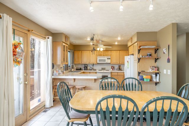 25110 N Aspen Grove Ln, Colbert, WA 99005