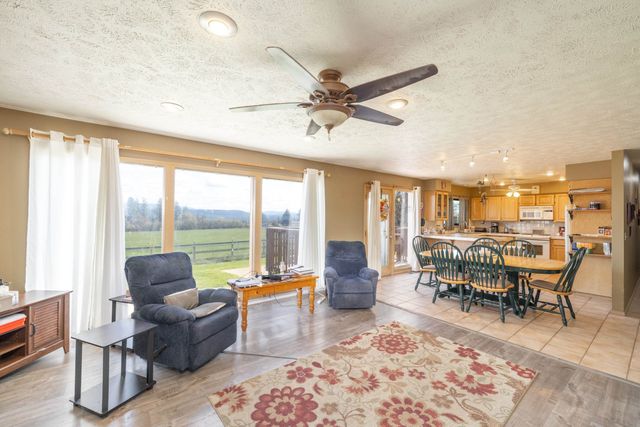 25110 N Aspen Grove Ln, Colbert, WA 99005