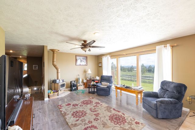 25110 N Aspen Grove Ln, Colbert, WA 99005