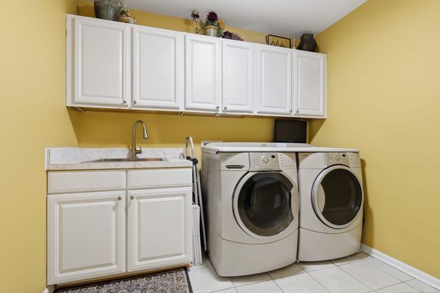 41243 Scarborough Lane, Novi, MI 48375