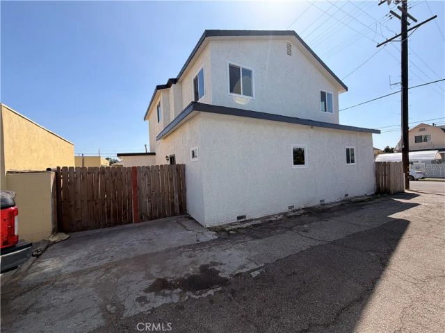2212 Gates, Los Angeles, CA 90031