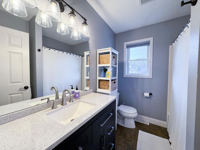 128 E Channing Avenue, Fergus Falls, MN 56537