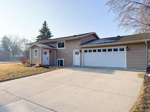 128 E Channing Avenue, Fergus Falls, MN 56537