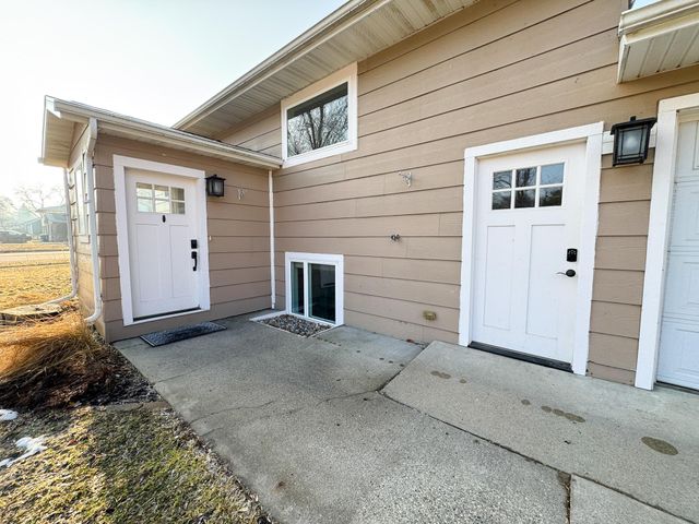 128 E Channing Avenue, Fergus Falls, MN 56537