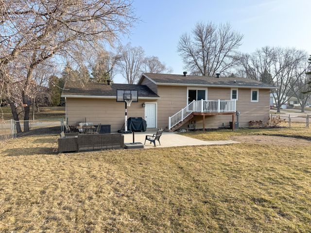 128 E Channing Avenue, Fergus Falls, MN 56537