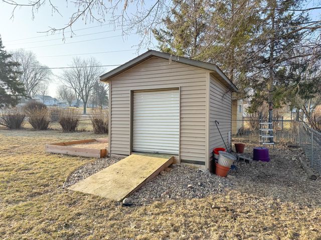128 E Channing Avenue, Fergus Falls, MN 56537