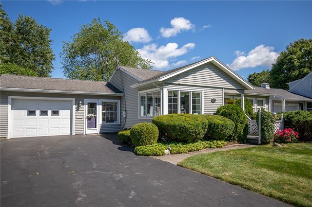 86 Sierra Drive, Greece, NY 14616