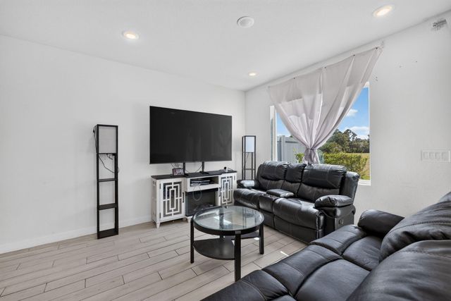 608 NE WATERS EDGE Lane, Port St. Lucie, Port St Lucie, FL 34983
