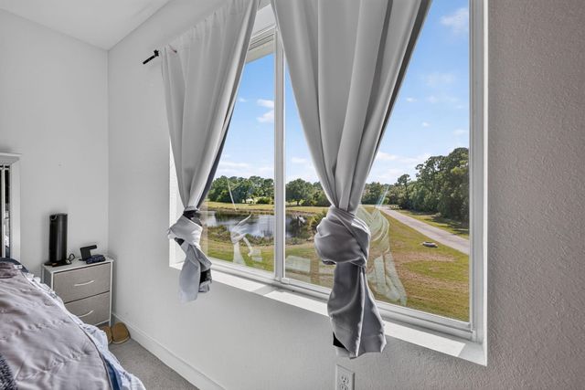 608 NE WATERS EDGE Lane, Port St. Lucie, Port St Lucie, FL 34983