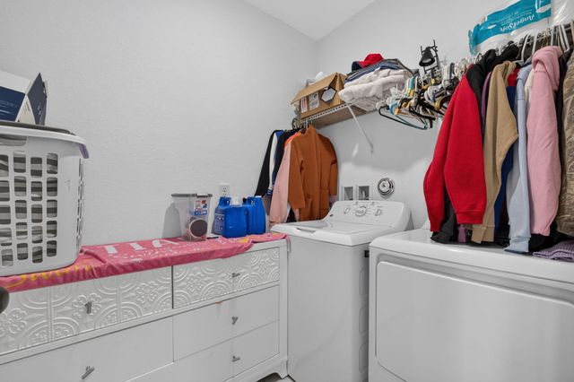 608 NE WATERS EDGE Lane, Port St. Lucie, Port St Lucie, FL 34983