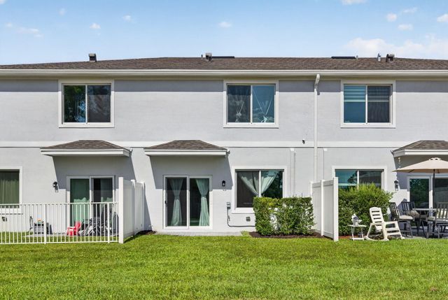608 NE WATERS EDGE Lane, Port St. Lucie, Port St Lucie, FL 34983