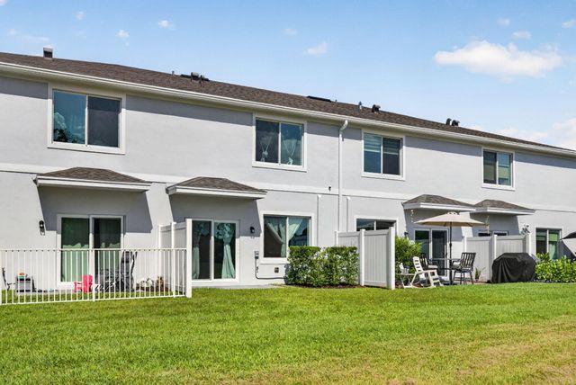 608 NE WATERS EDGE Lane, Port St. Lucie, Port St Lucie, FL 34983