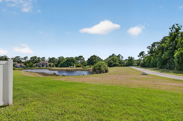 608 NE WATERS EDGE Lane, Port St. Lucie, Port St Lucie, FL 34983