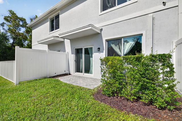 608 NE WATERS EDGE Lane, Port St. Lucie, Port St Lucie, FL 34983