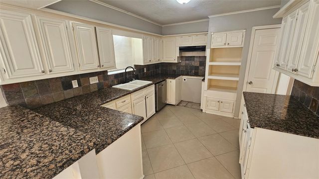 3310 Indian Mound Trail, Crosby, TX 77532
