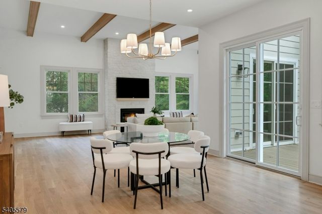 38 Brookside Ter, North Caldwell Boro, NJ 07006