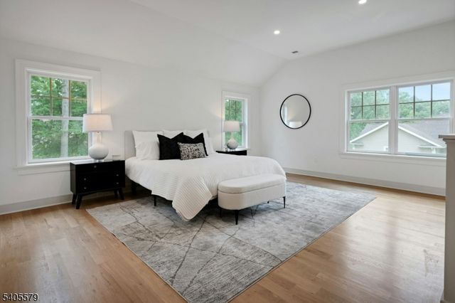 38 Brookside Ter, North Caldwell Boro, NJ 07006