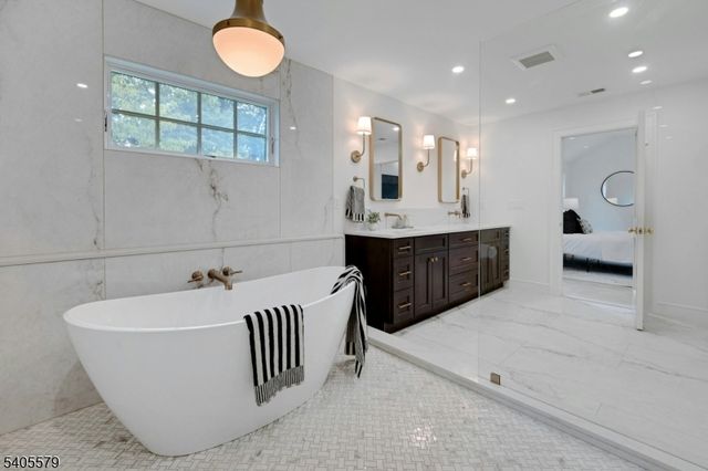 38 Brookside Ter, North Caldwell Boro, NJ 07006