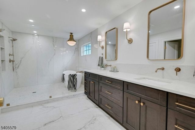 38 Brookside Ter, North Caldwell Boro, NJ 07006