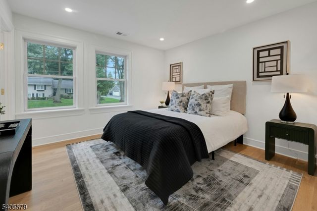 38 Brookside Ter, North Caldwell Boro, NJ 07006