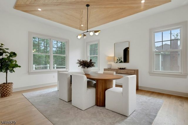 38 Brookside Ter, North Caldwell Boro, NJ 07006