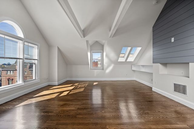 118 Dorchester Street 3, Boston, MA 02127