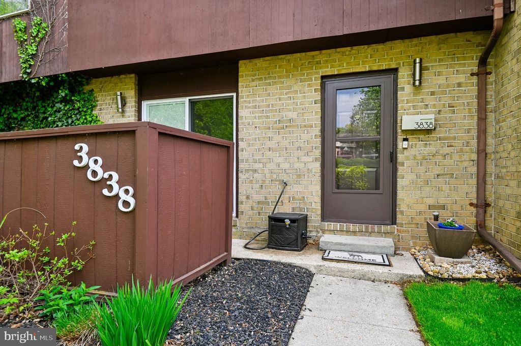 Image 2 of property listing at 3838 TWIN LAKES CT, Baltimore, MD 21244