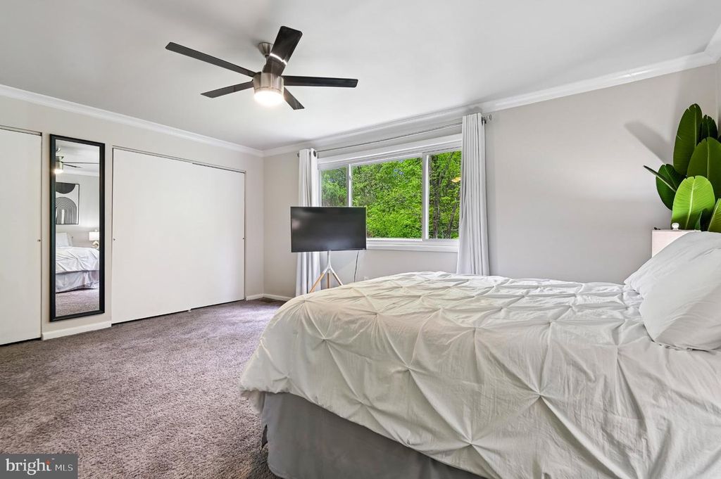 Image 16 of property listing at 3838 TWIN LAKES CT, Baltimore, MD 21244