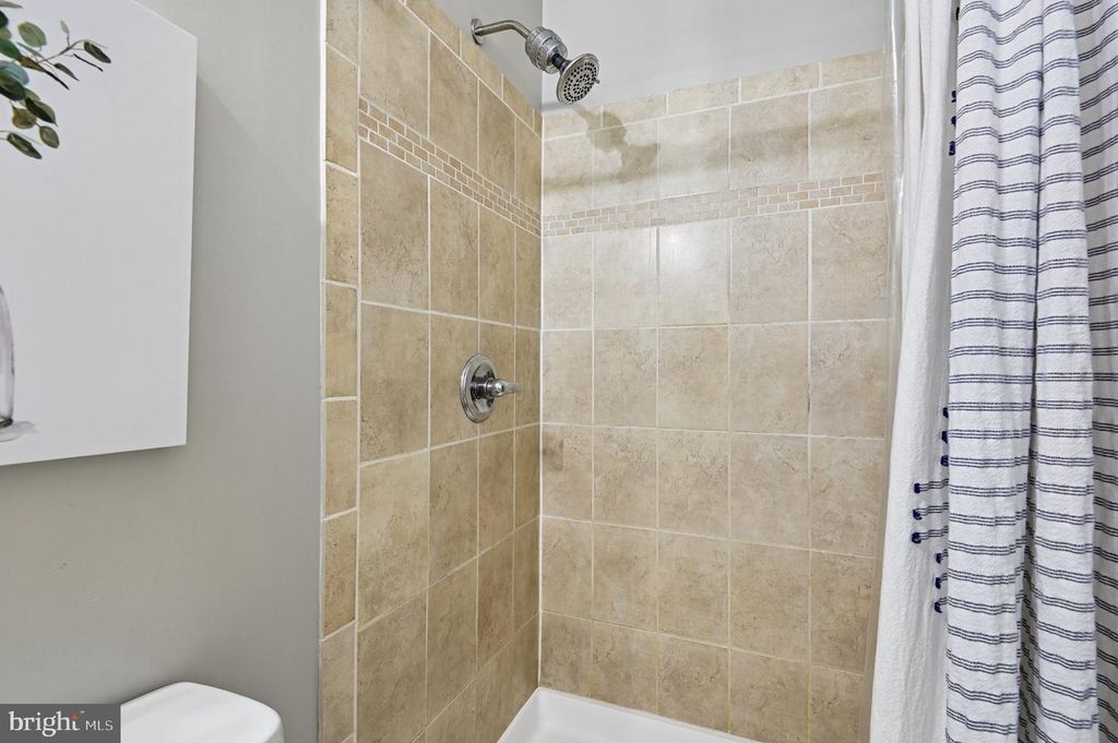 Image 18 of property listing at 3838 TWIN LAKES CT, Baltimore, MD 21244