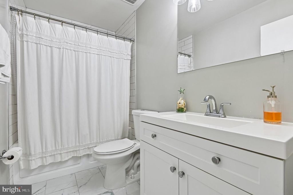 Image 19 of property listing at 3838 TWIN LAKES CT, Baltimore, MD 21244