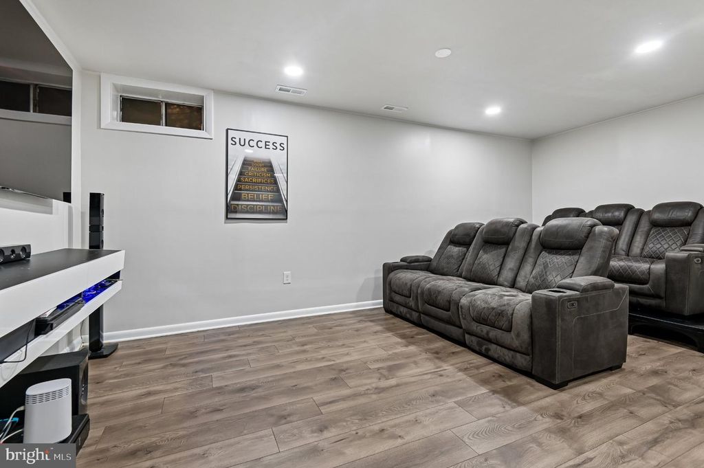 Image 26 of property listing at 3838 TWIN LAKES CT, Baltimore, MD 21244