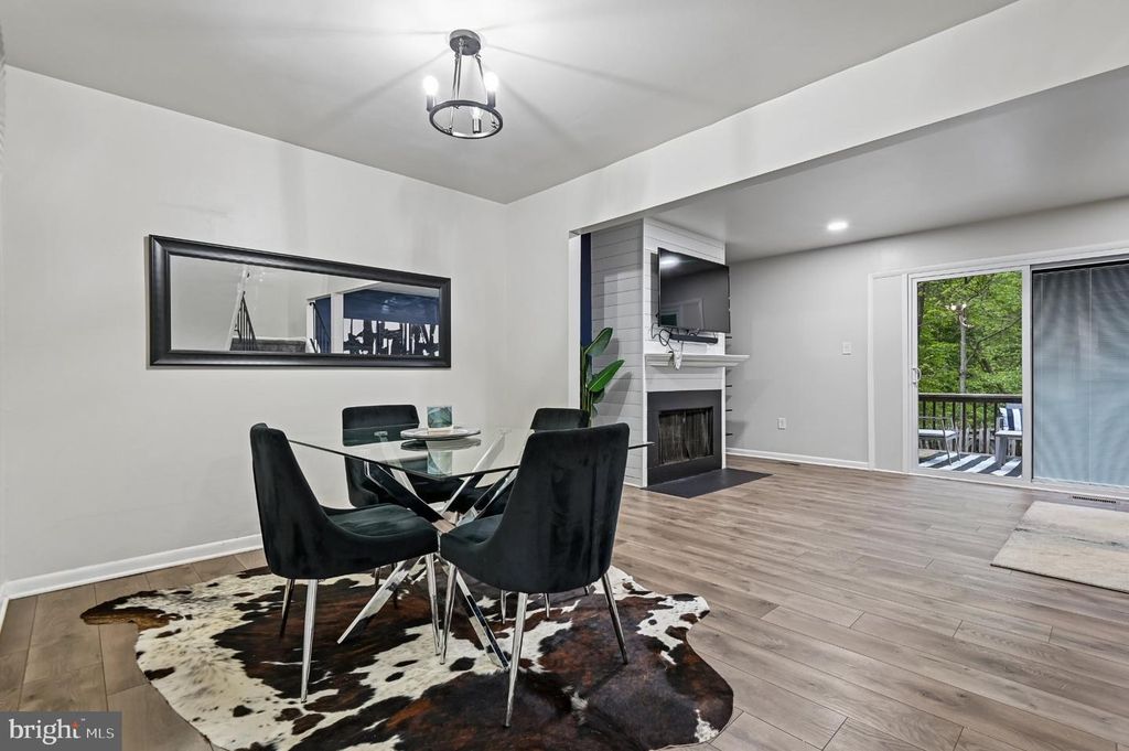 Image 7 of property listing at 3838 TWIN LAKES CT, Baltimore, MD 21244