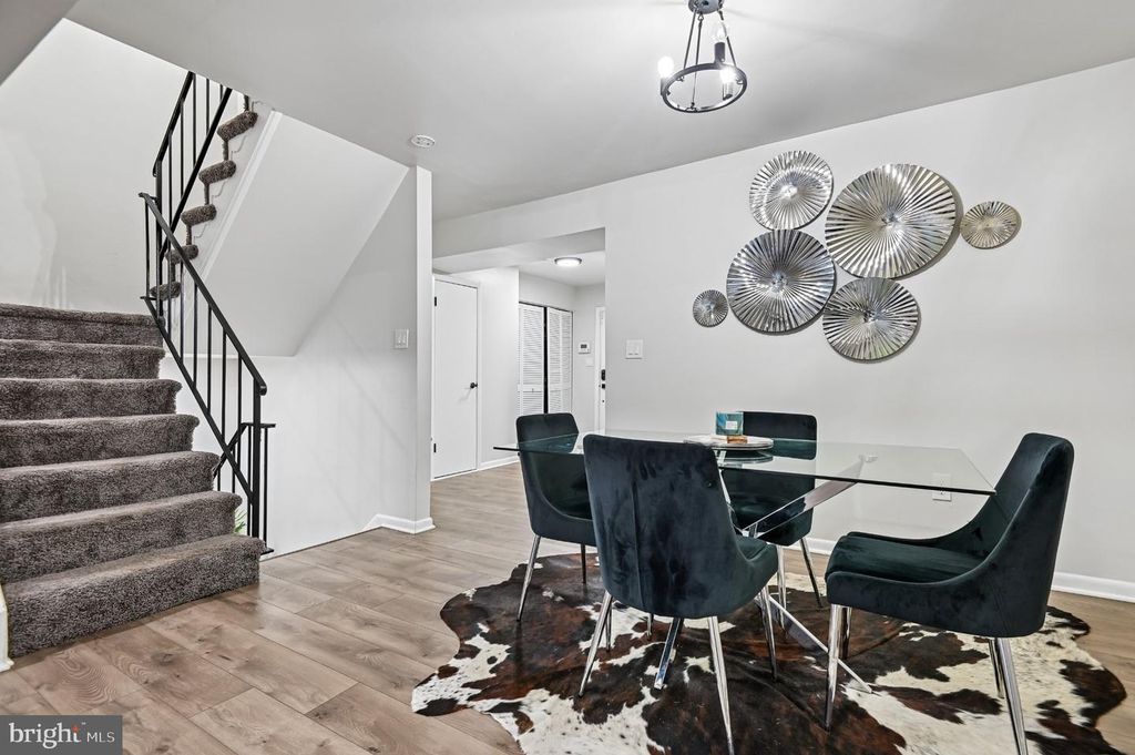 Image 9 of property listing at 3838 TWIN LAKES CT, Baltimore, MD 21244