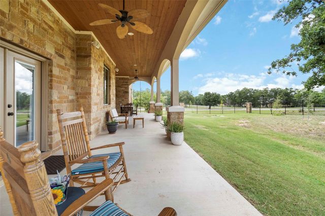 106 Packsaddle DR, Bastrop, TX 78602