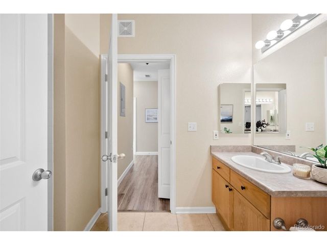 4054 S Crystal Cir 101, Aurora, CO 80014