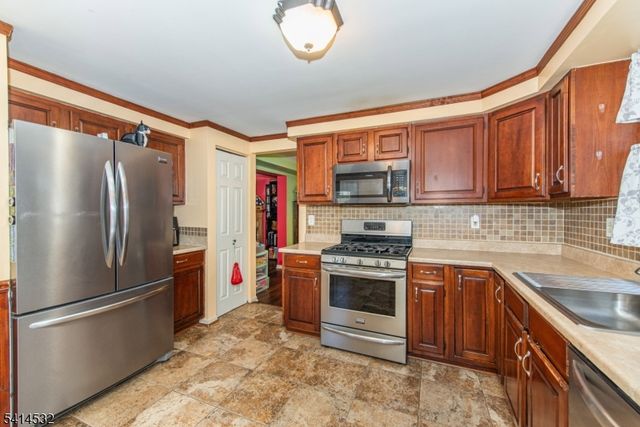 348 Rolling Ridge Rd, Montague Twp., NJ 07827