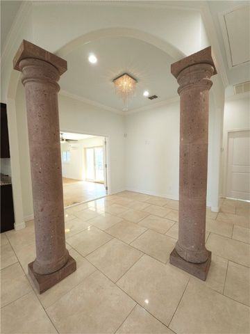 108 E Broadway Ave Ave, Portland, TX 78374