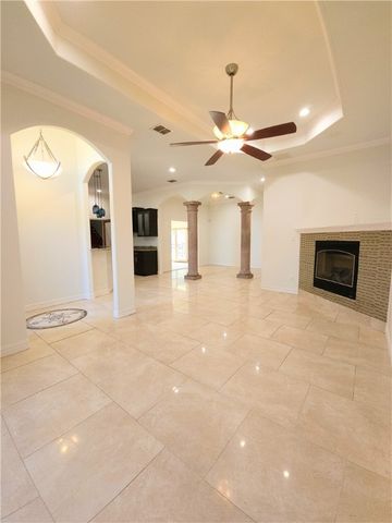 108 E Broadway Ave Ave, Portland, TX 78374