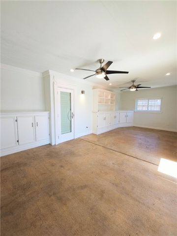 108 E Broadway Ave Ave, Portland, TX 78374