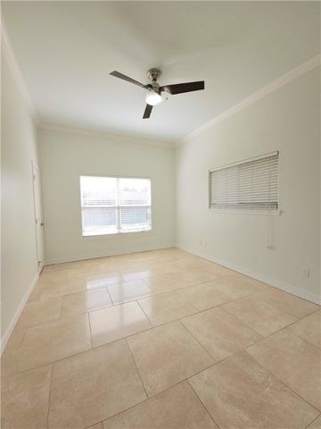 108 E Broadway Ave Ave, Portland, TX 78374