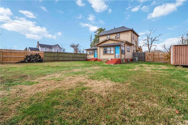 803 W Maple Street, Rogers, AR 72756