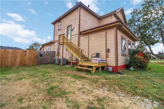 803 W Maple Street, Rogers, AR 72756